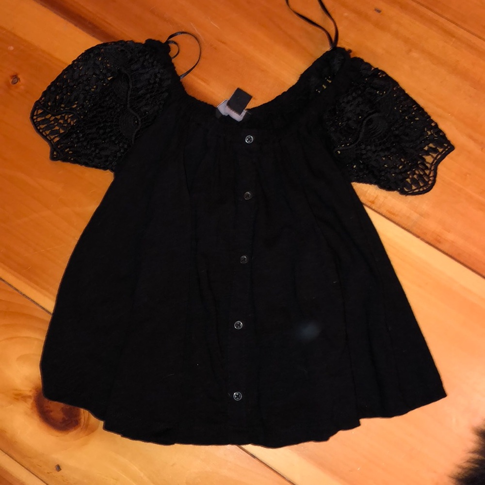 Atmosphere Off-the-Shoulder crochet top (6) - Picture 1 of 5